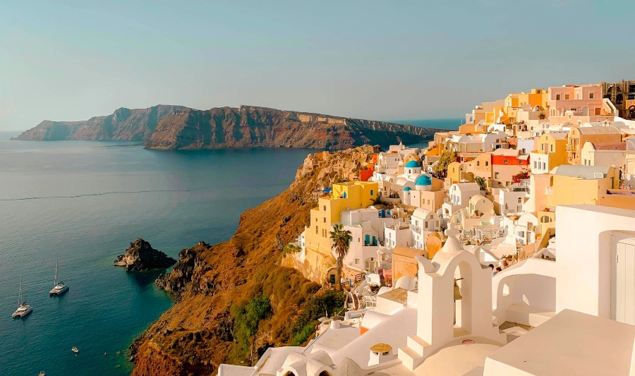 Επιστήμονες αποκαλύπτουν τι προκάλεσε την έντονη σεισμική δραστηριότητα στην Σαντορίνη