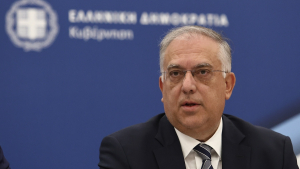 Τ. Θεοδωρικάκος: «Kόφτης» στις χρεώσεις τραπεζών – Εντός Μαΐου η διαβούλευση του ν/σ για την προστασία των καταναλωτών