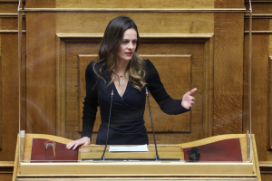 Αχτσιόγλου: Ο κ. Μητσοτάκης ακόμη αμφισβητεί την αισχροκέρδεια