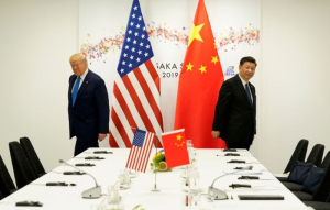 Το Πεκίνο θα λάβει «όλα τα απαραίτητα αντίμετρα» μετά τη δήλωση Τραμπ για επιπρόσθετους δασμούς