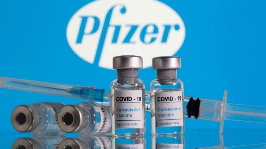Pfizer: Αναθεώρησε προς τα πάνω τις εκτιμήσεις για έσοδα