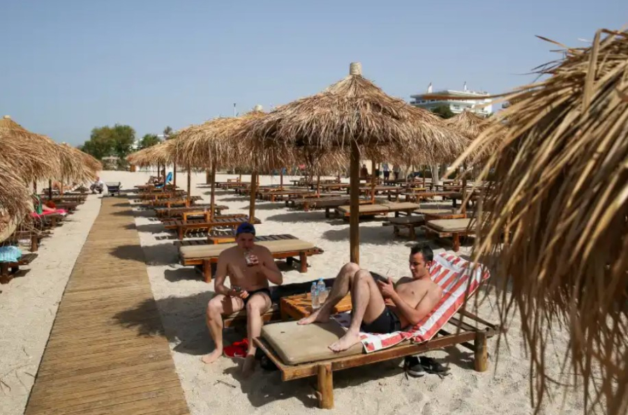 Οι Βρετανοί τουρίστες «ψηφίζουν» Ελλάδα, ακόμα και στις κρατήσεις της τελευταίας στιγμής