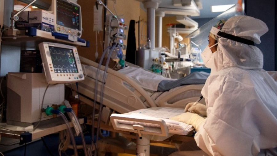 Ιταλία - κορονοϊός: Αυξάνεται η πίεση στα νοσοκομεία και τις ΜΕΘ
