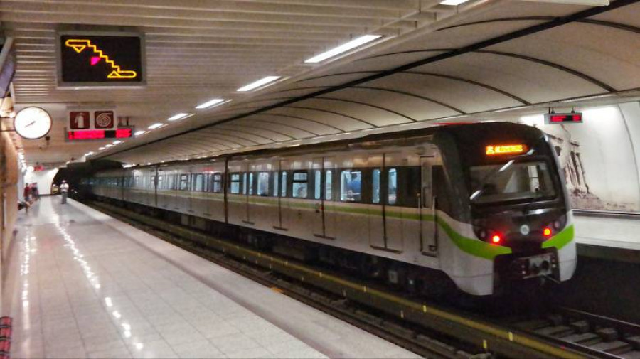 Μετρό: Δύο άτομα έπεσαν στις ράγες σε Πανόρμου και Χολαργό -  Μία νεκρή