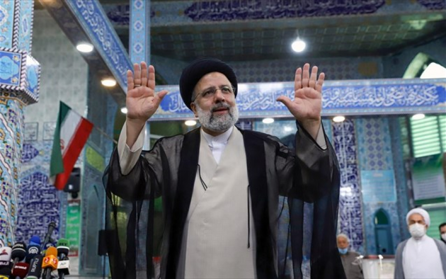 Ιράν: Με ποσοστό 61,95% εξελέγη πρόεδρος στον πρώτο γύρο ο Εμπραχίμ Ραϊσί