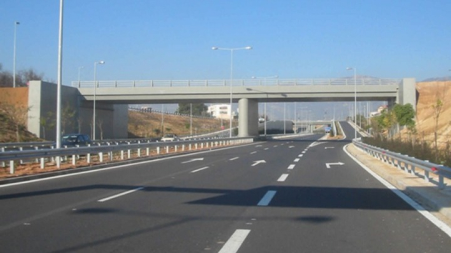 Ανοχτή η Αττική Οδός από τις 8 π.μ. της Πέμπτης - Που θα βρείτε τα εγκαταλελειμμένα οχήματά σας