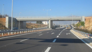 Ανοχτή η Αττική Οδός από τις 8 π.μ. της Πέμπτης - Που θα βρείτε τα εγκαταλελειμμένα οχήματά σας