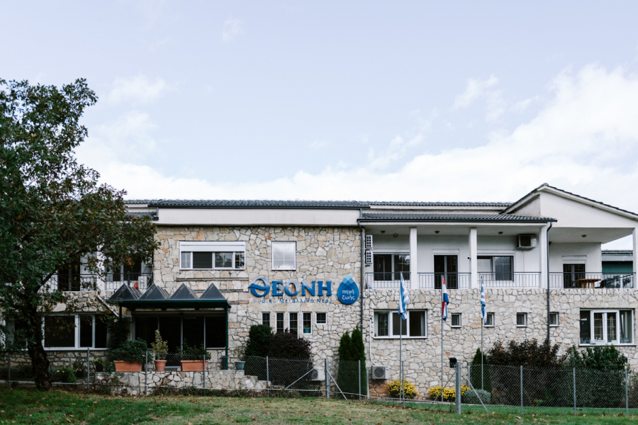 ΘΕΟΝΗ: Οικονομική ενίσχυση της τοπικής κοινότητας Βατσουνιάς-Δωρεές άνω των €70,000