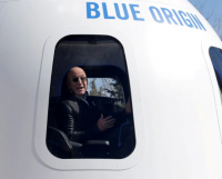 Ο Τζεφ Μπέζος ταξίδευσε στο διάστημα και επέστρεψε