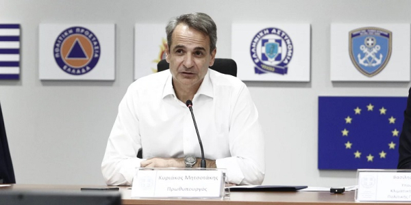 Στο Συντονιστικό Κέντρο ο πρωθυπουργός Κυριάκος Μητσοτάκης