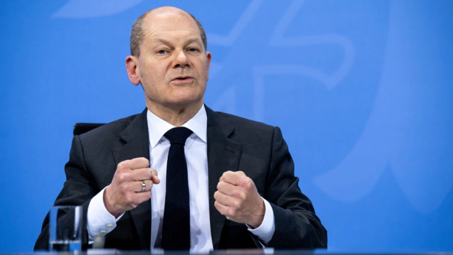 Σολτς: "Προϋπόθεση κυριαρχίας και ευημερίας" η ενεργειακή μετάβαση