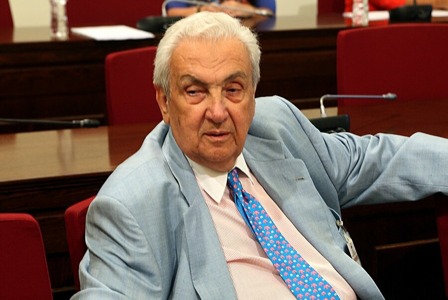 Στο σφυρί οι μετοχές του Δημήτρη Κοντομηνά στην Ιντερτέκ