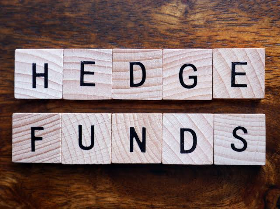 Η Ελλάδα βάζει στο «κάδρο» τα hedge funds – Το νέο φορολογικό δέλεαρ και η υπόθεση Ρόκος