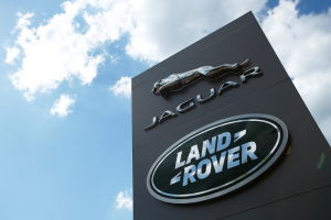 Jaguar Land Rover: Επενδύσεις €17 δισ. στην ηλεκτροκίνηση