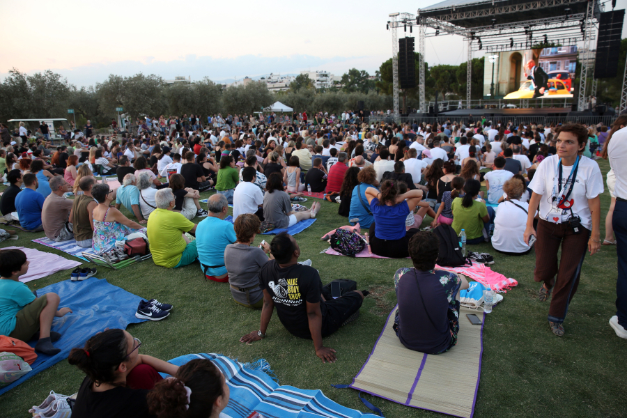 Αύγουστος στην Αθήνα: Υπαίθριες προβολές κάτω από τα αστέρια και περιοδικές εκθέσεις σε μουσεία