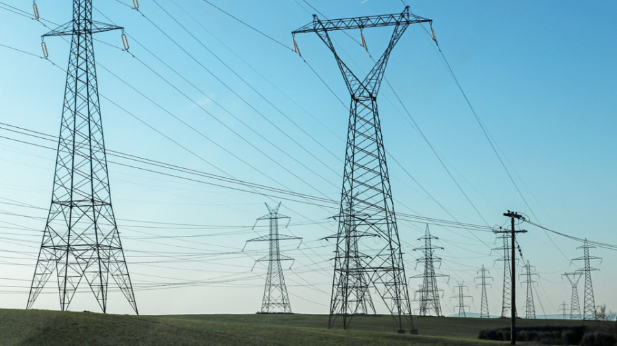 Συλλογική αγωγή κατά παρόχων ρεύματος για τη ρήτρα αναπροσαρμογής