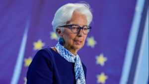 Λαγκάρντ: Οι ευρωπαϊκοί θεσμοί παρακολουθούν τις πολιτικές εξελίξεις στη Γαλλία