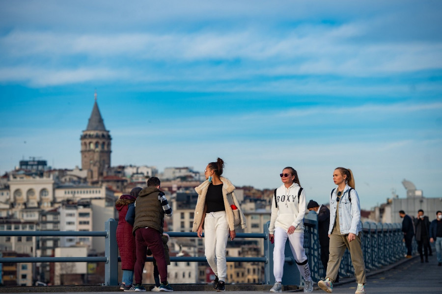 Capital Economics: Οι τουρίστες δύσκολο να πάνε Τουρκία φέτος - Σε δεινή κατάσταση η οικονομία