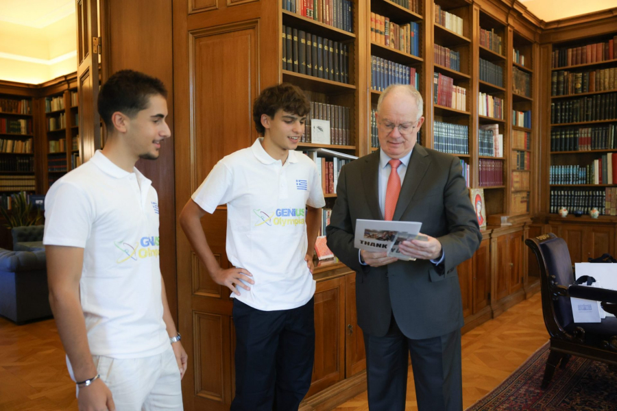 Συνάντηση ΠτΔ με βραβευθέντες Έλληνες μαθητές της παγκόσμιας "Genius Olympiad"