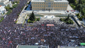 Συλλαλητήρια για τα τρία χρόνια από το σιδηροδρομικό δυστύχημα στα Τέμπη: «Δεν ξεχνάμε, δεν συγχωρούμε»