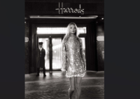 Το ντεμπούτο της Σίλιας Κριθαριώτη στο πολυκατάστημα Harrods στο Λονδίνο