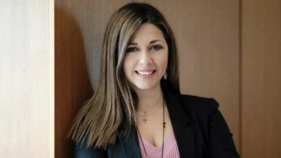 Ζαχαράκη: Μεταγενέθλια άδεια μητρότητας και σε ανάδοχες μητέρες-Αύξηση υιοθεσιών και αναδοχών