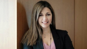 Ζαχαράκη: Μεταγενέθλια άδεια μητρότητας και σε ανάδοχες μητέρες-Αύξηση υιοθεσιών και αναδοχών