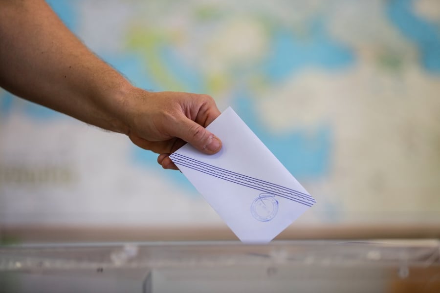Δημοσκόπηση MRB: Η ΝΔ προηγείται 6,4% του ΣΥΡΙΖΑ στην πρόθεση ψήφου