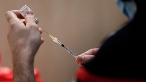Θεμιστοκλέους: Το 67,3% του γενικού πληθυσμού (7.070.000 πολίτες) πλήρως εμβολιασμένοι