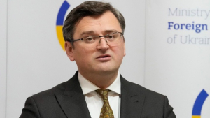 Κουλέμπα σε Ουκρανούς διαπραγματευτές: Μην πιείτε τίποτα, μην ακουμπάτε τίποτα