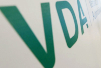 Γερμανικές αυτοκινητοβιομηχανίες: Oι δασμοί Τραμπ θα αυξήσουν τον πληθωρισμό και θα πλήξουν τους Αμερικανούς