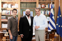 Συνάντηση Μητσοτάκη με Ντέσμοντ Τσάιλντ και Φοίβο