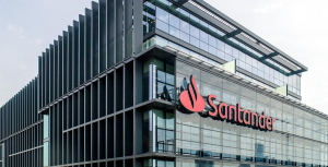 Banco Santander: Προβλέπει κέρδη πάνω από 20 δισ. ευρώ για το 2028 μετά την εξαγορά της Webster