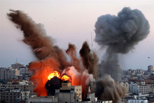 Γάζα: Ισοπεδώθηκε από βομβαρδισμό κτίριο όπου στεγάζονται Associated Press και Al Jazeera