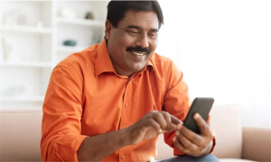 Ινδία: Η κυβέρνηση ανακάλεσε την επιβολή μιας εφαρμογής κυβερνοασφάλειας στα κινητά τηλέφωνα