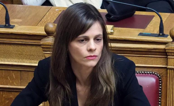 Αχτσιόγλου: Προϋπολογισμός μείωσης εισοδημάτων, κοινωνικών αποκλεισμών και εύνοιας των ελαχίστων
