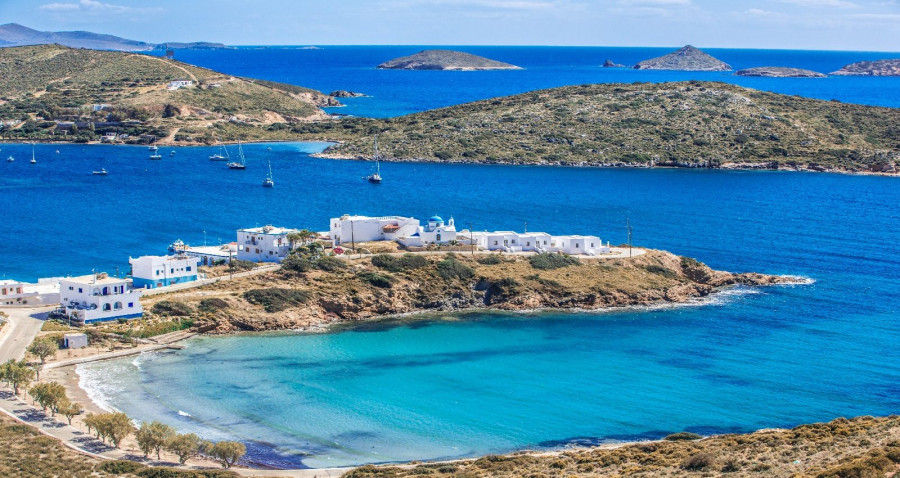 Handelsblatt: Η Ελλάδα θέλει να προσελκύσει τουρίστες σε covid-free νησιά