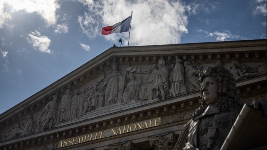 Γαλλία: Αντιμέτωπη με το ενδεχόμενο μη έγκρισης του κρατικού προϋπολογισμού για το 2026
