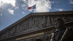 Γαλλία: Αντιμέτωπη με το ενδεχόμενο μη έγκρισης του κρατικού προϋπολογισμού για το 2026