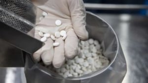 Merck: Tαυτόχρονη πρόσβαση στο χάπι κατά της Covid για φτωχές και πλούσιες χώρες