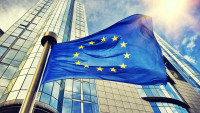 Ευρωβαρόμετρο: Η εμπιστοσύνη στην Ευρωπαϊκή Ένωση αυξήθηκε από το περασμένο καλοκαίρι