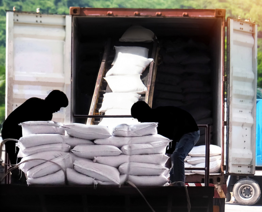 Ινδία: Η κυβέρνηση του Νέου Δελχί περιορίζει δραστικά τις εξαγωγές ζάχαρης