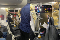 Smartphone που έπεσε από Boeing της Alaska Airlines, βρέθηκε άθικτο στο έδαφος