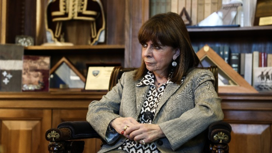 Σε σύσκεψη καλεί την Τετάρτη τους πολιτικούς αρχηγούς η ΠτΔ Κ. Σακελλαροπούλου