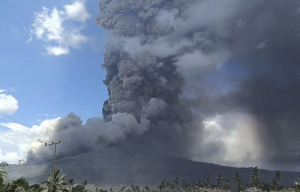 Ινδονησία: Πολλές πτήσεις προς το Μπαλί ακυρώθηκαν έπειτα από έκρηξη ηφαιστείου