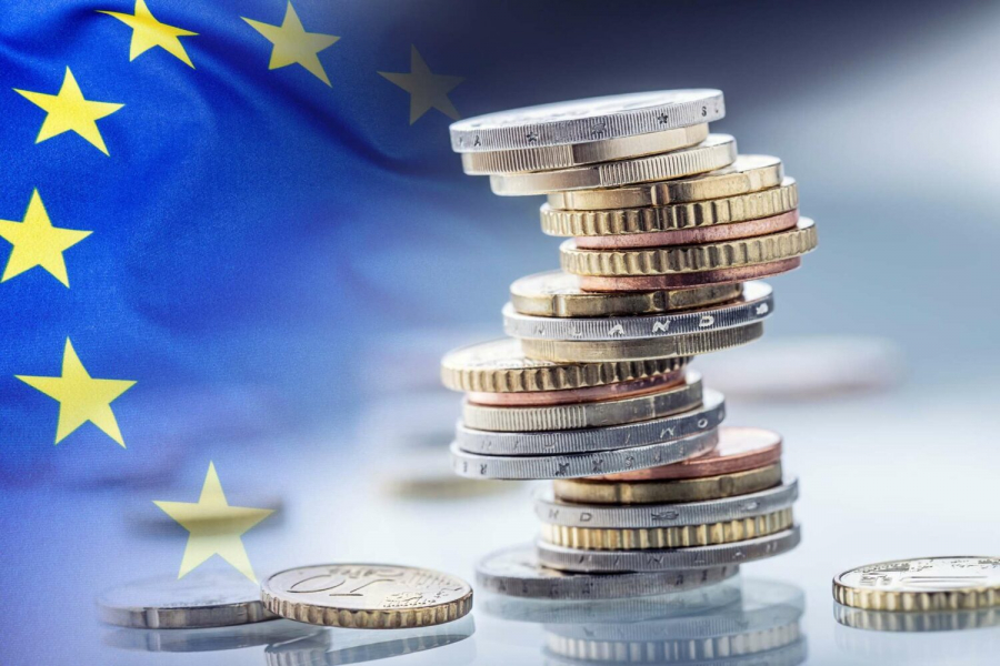 Σε άνοδο τα ομόλογα και το ευρώ - Στο 3,68%, από 3,73%, η απόδοση του 10ετούς