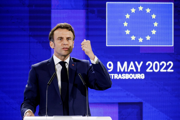 Μακρόν: Θα είμαστε εκεί για να ξαναχτίσουμε μια ευρωπαϊκή Ουκρανία