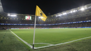 ΑΕΚ: Πρόστιμο 82.000 ευρώ από την UEFA για laser και κατειλημμένους διαδρόμους