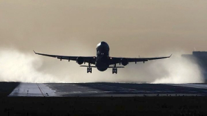 Ρωσία: Κατεπείγουσα προσγείωση σε λιβάδι Airbus A320 με 159 επιβαίνοντες