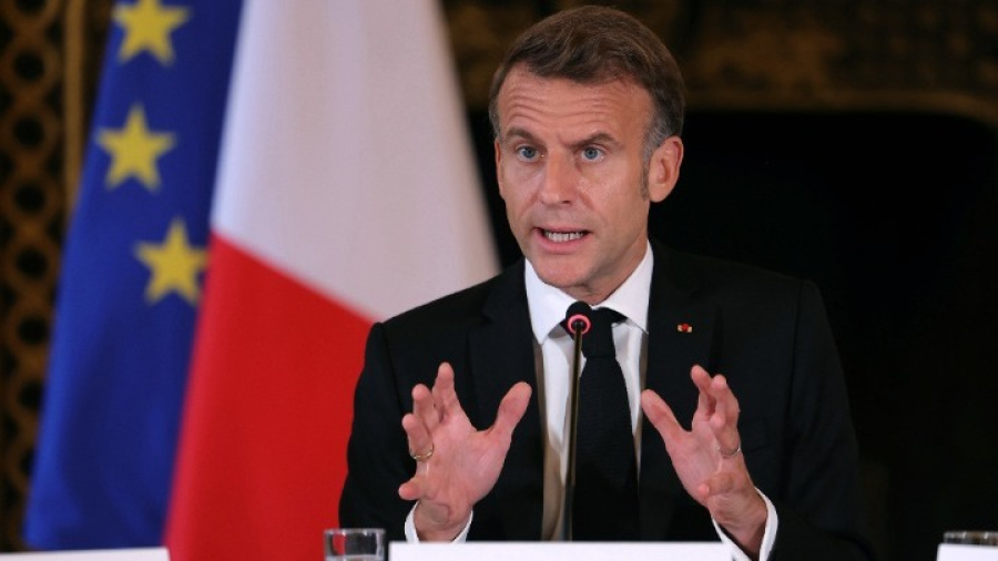 Γαλλία: Διαβουλεύσεις Μακρόν πριν από την ανακοίνωση του ονόματος του νέου πρωθυπουργού